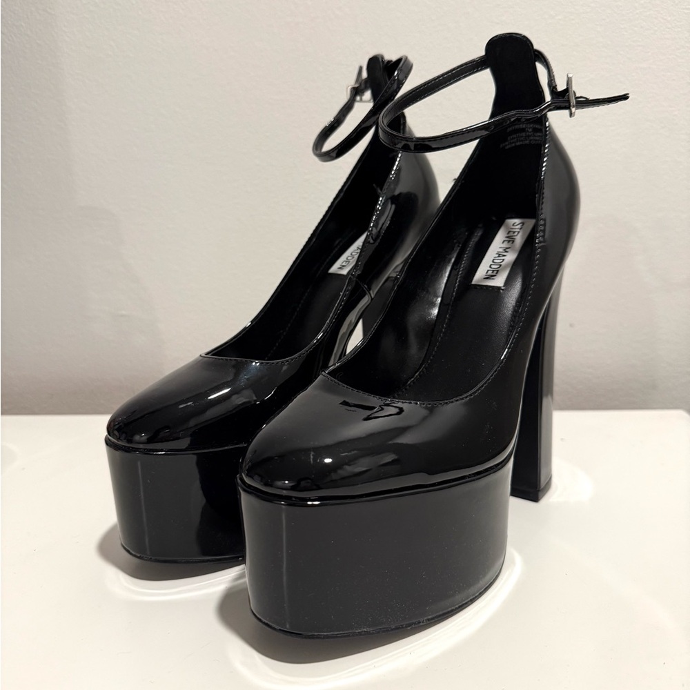 STEVE MADDEN Women's Skyrise Ankle Strap Platform High Heel Pumps